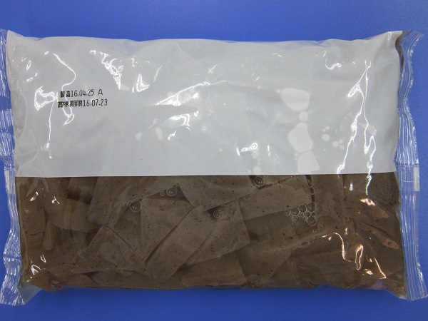 三角こんにゃく　黒（10g）　1kg