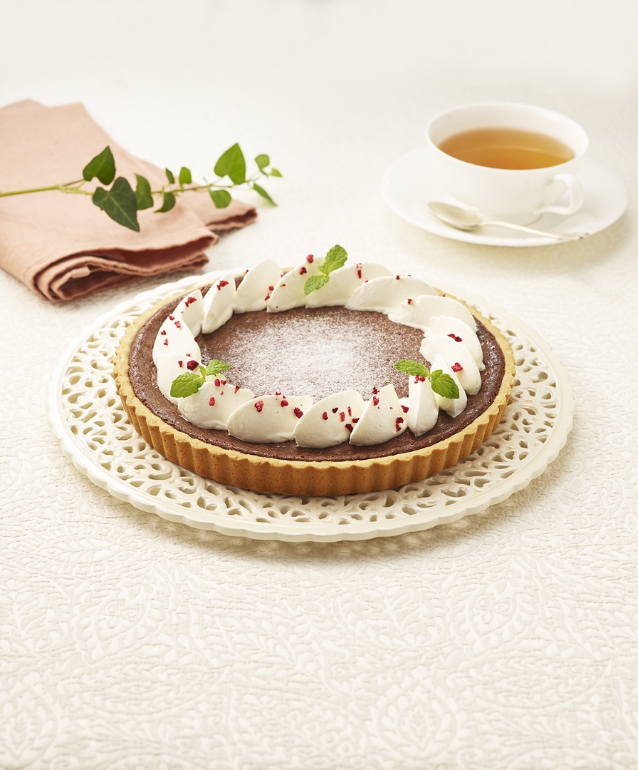 フリーカットケーキ　チョコレートタルト（北海道産生クリーム使用）（ホール）