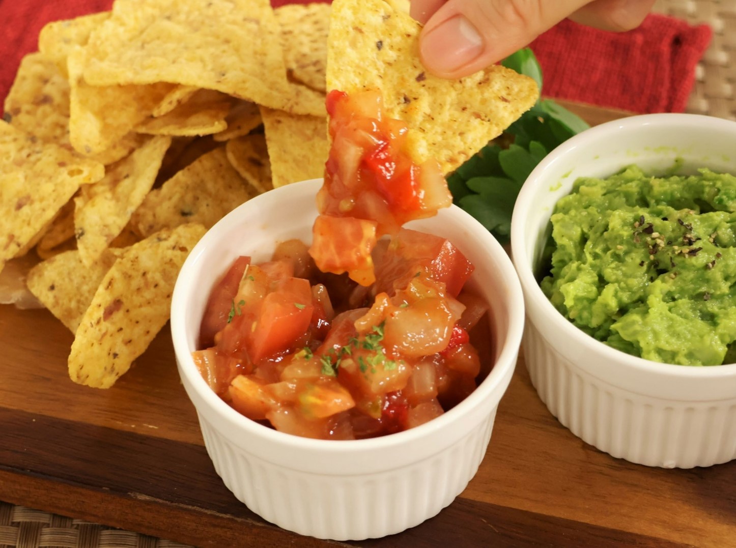 玉ねぎとトマトのホットサルサ