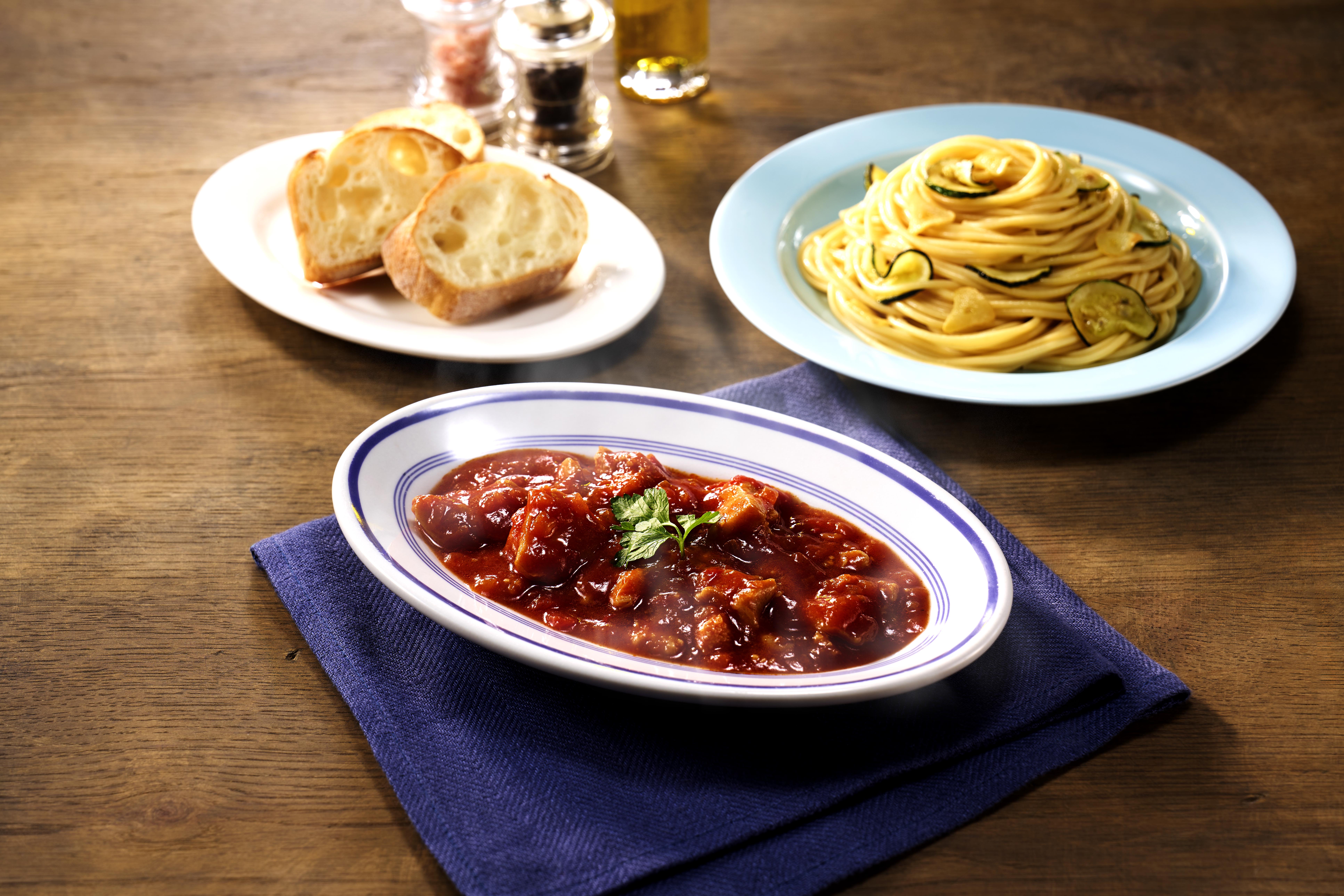 若鶏の猟師風トマト煮込み（カチャトーラ）