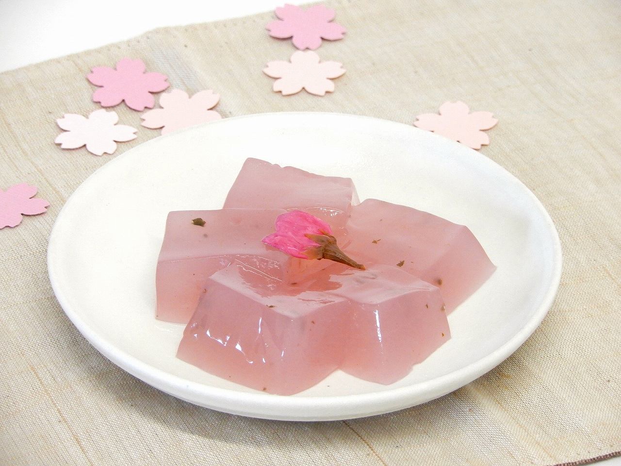 ◎銀作　桜わらびもち（桜葉入り）