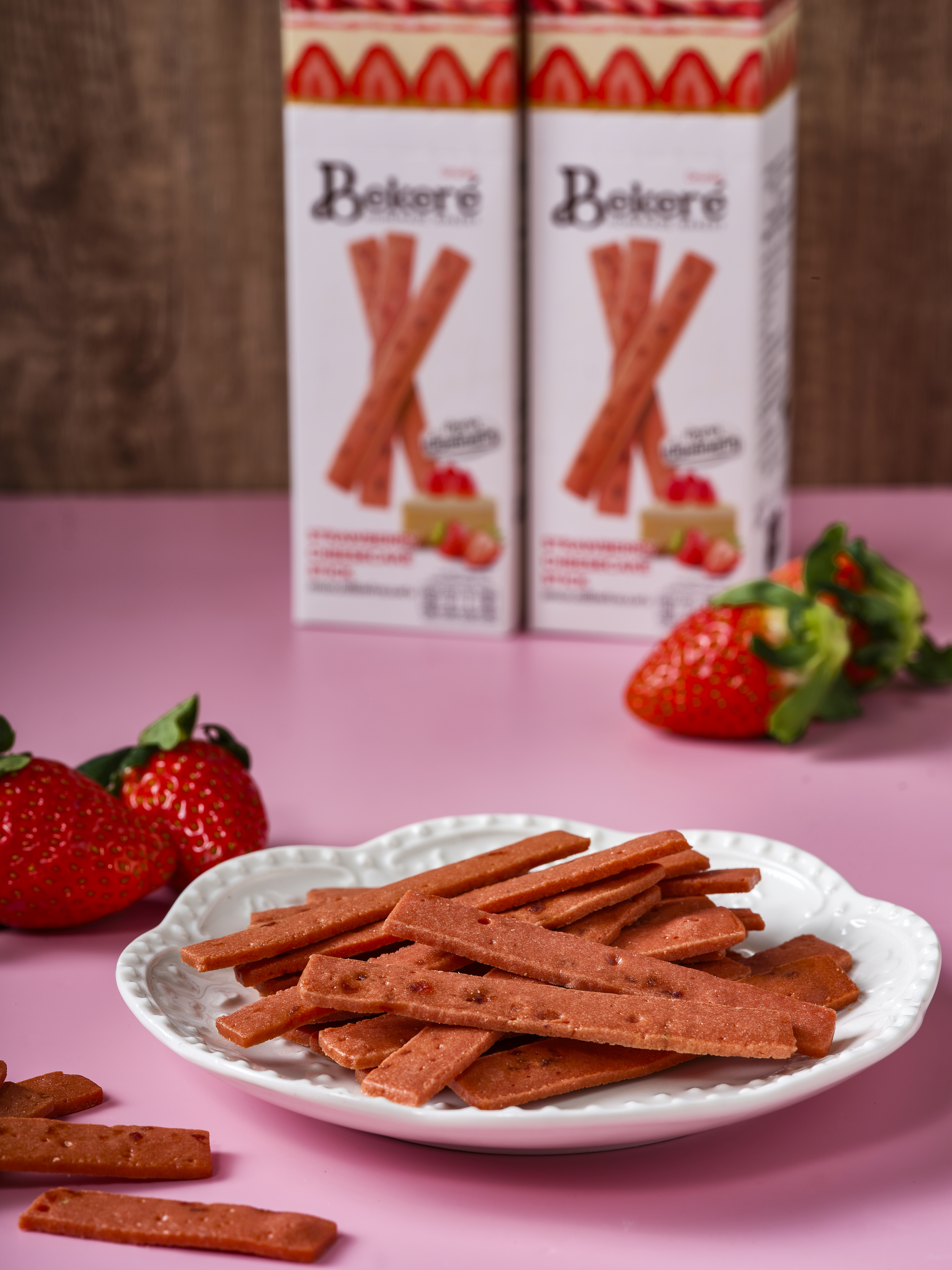 ベケレ　クリスピーケーキ　スティック　ストロベリーチーズケーキ