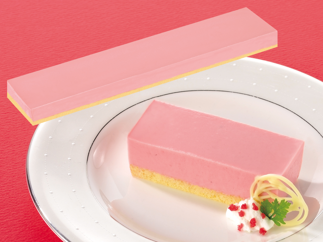 フリーカットケーキレアーストロベリー（栃木県産とちあいか苺果汁使用）
