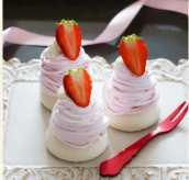 いちごのモンブランケーキ