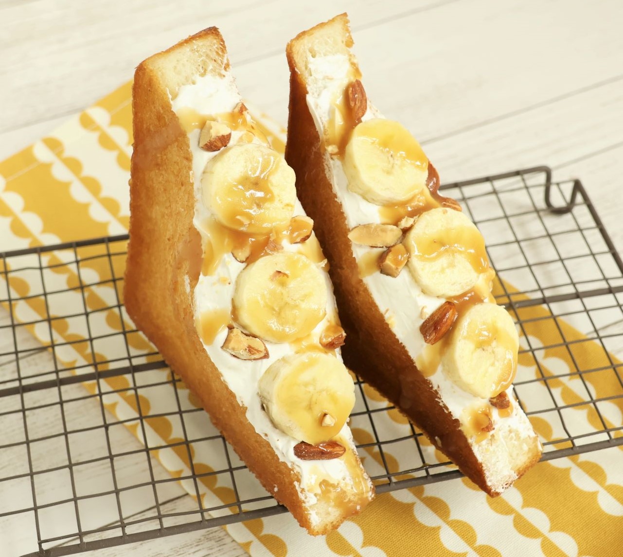 塩キャラメルバナナの揚げサンド