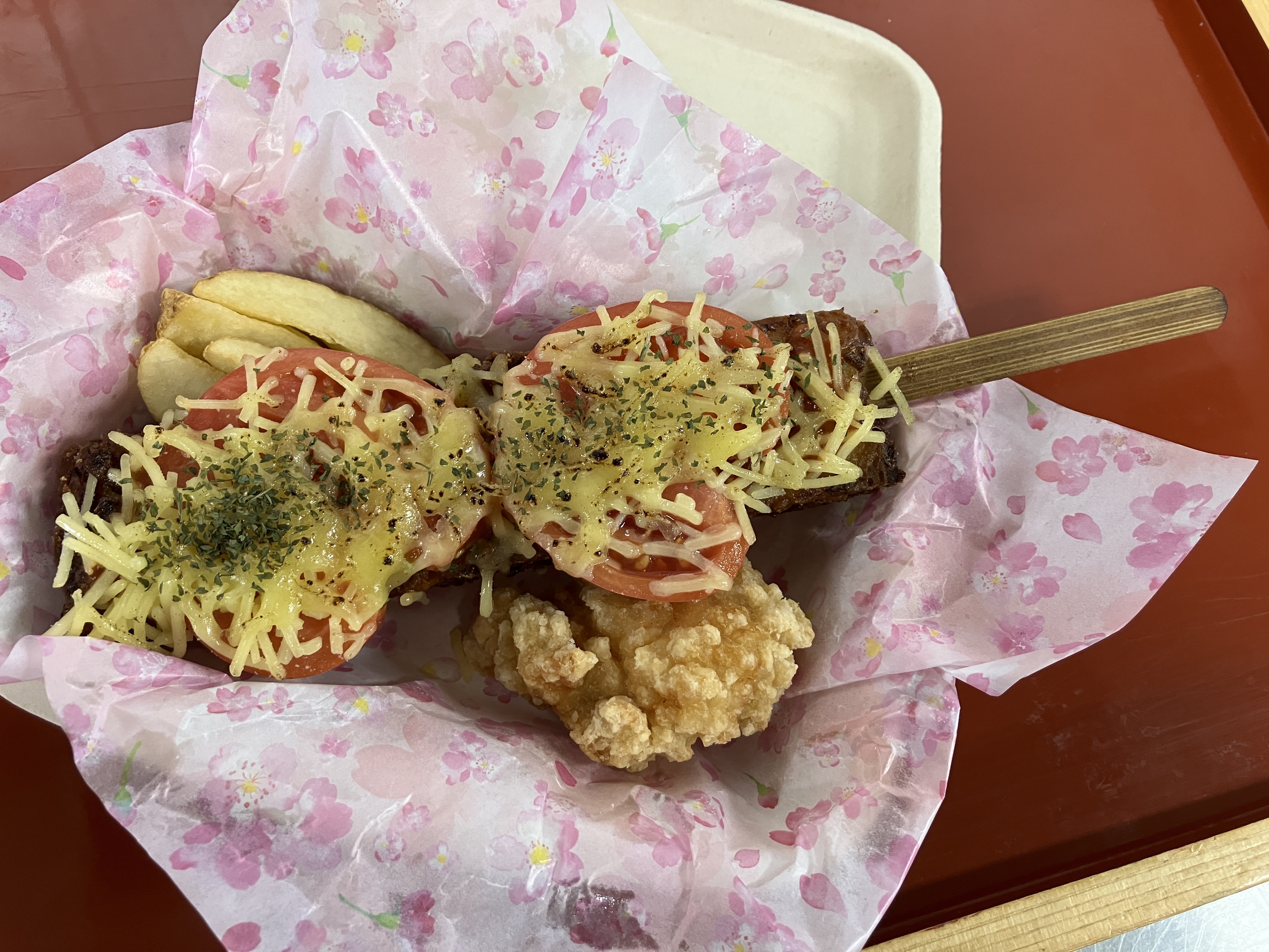 フレッシュトマトのピザ風お好み焼き串